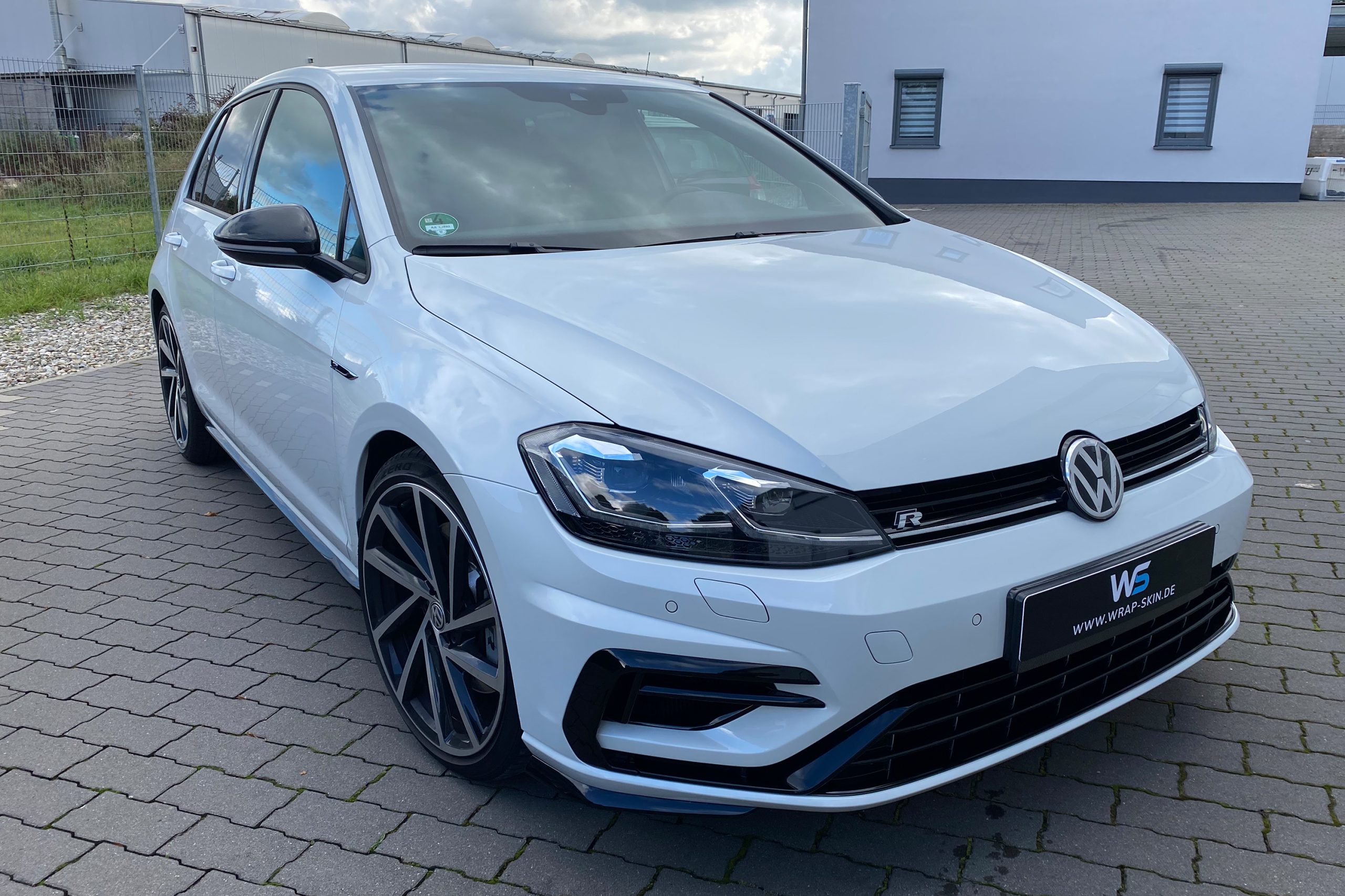 Volkswagen Golf 7 R - Steinschlagschutzfolie SunTek Ultra - WRAP SKIN